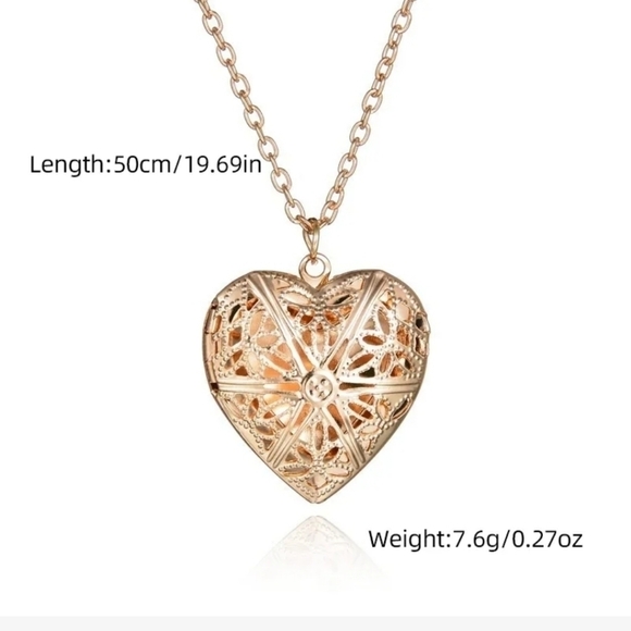 🦋 Creative Locket Heart Pendant Necklace in Gold Tone - Picture 4 of 5